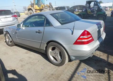 1998 Mercedes-Benz Slk 230 z USA, uszkodzony, nr VIN WDBKK47F6WF035800